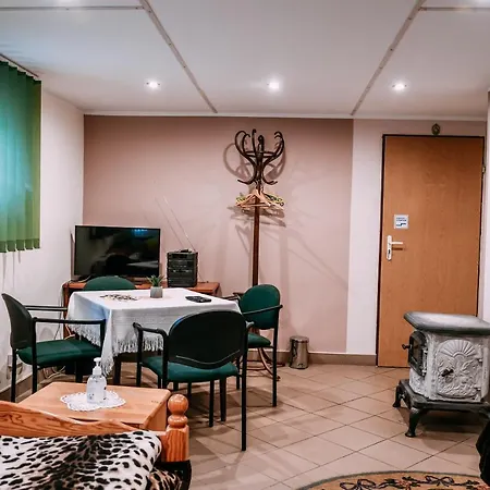 Noclegi U Chodkowskich - Tanie Noclegi Z Wyzywieniem Apartment